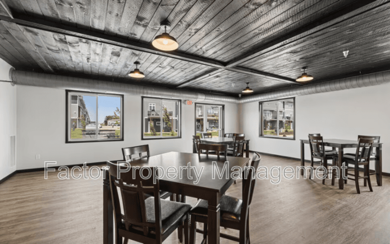 North Mankato Condo: 2090 Carlson Dr.