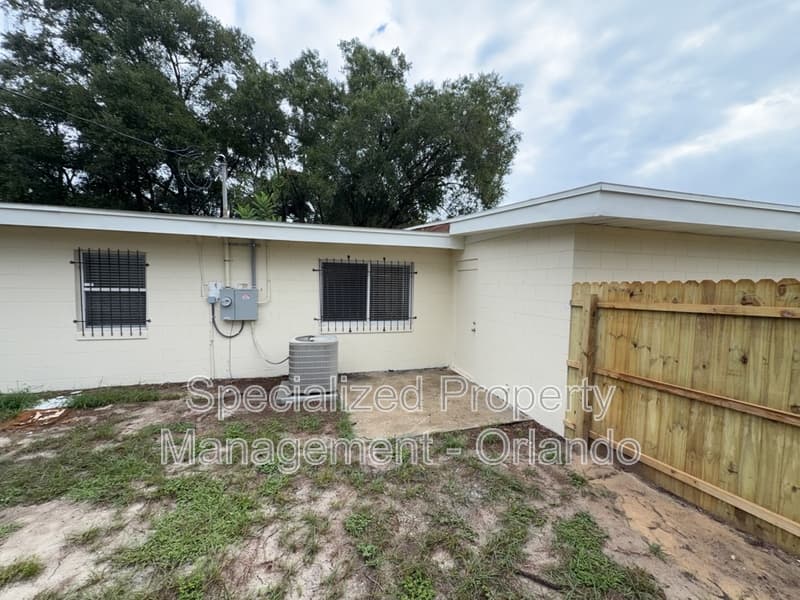 Orlando House: 5919 Holmes Dr
