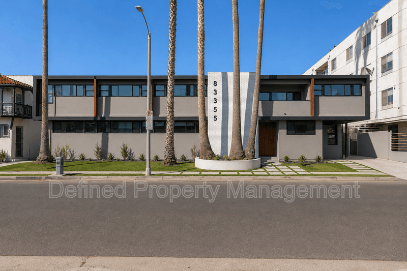 Los Angeles Condo: 8355 Blackburn Ave