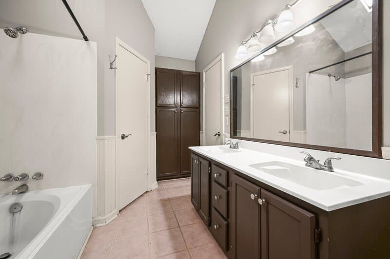 Baton Rouge House: 692 John Henry Drive