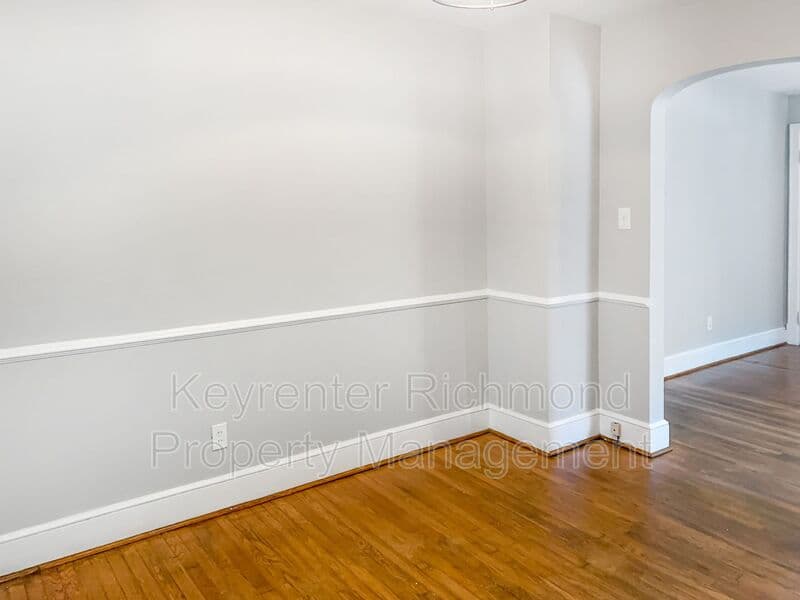 Richmond House: 4511 Maverick Avenue