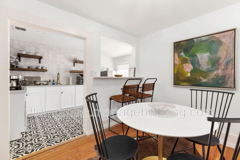 San Antonio Condo: 110 East Craig Place