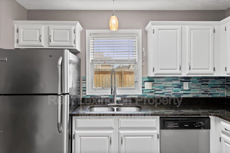 Lexington House: 3534 Cave Hill Place