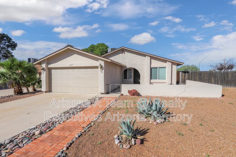 Tucson House: 2602 S. Black Moon Drive