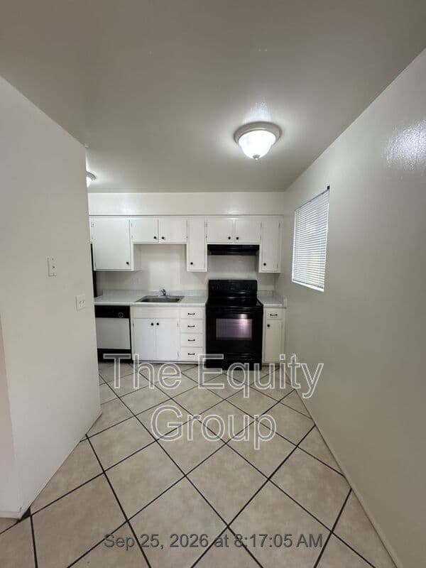 Exeter Condo: 310 North Orange Ave