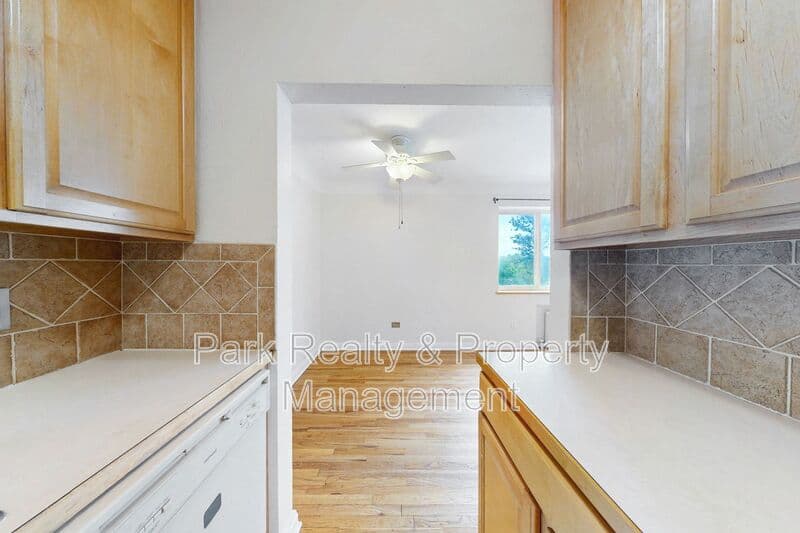 Denver House: 733 E 2nd Ave #304