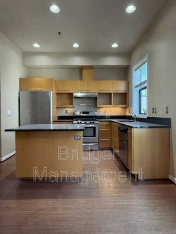Portland Condo: 1420 Northwest 20th Avenue #502 - 502