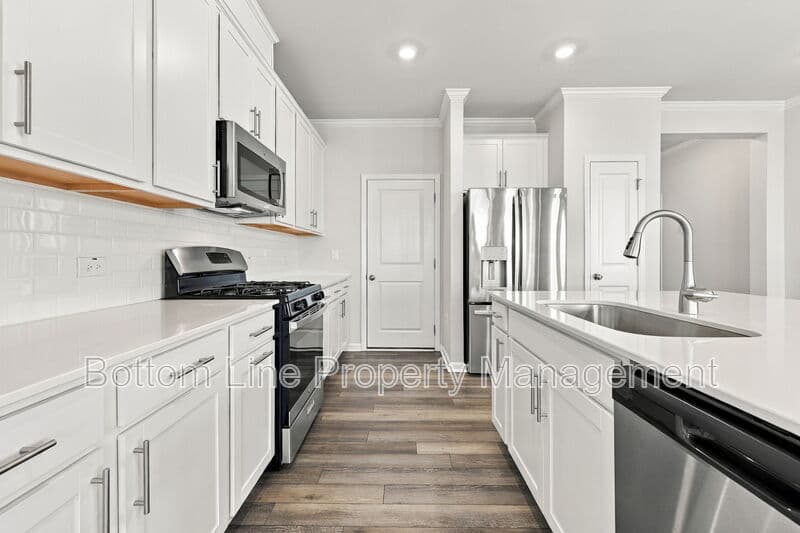 Durham Townhome: 5811 Woodlawn Dr