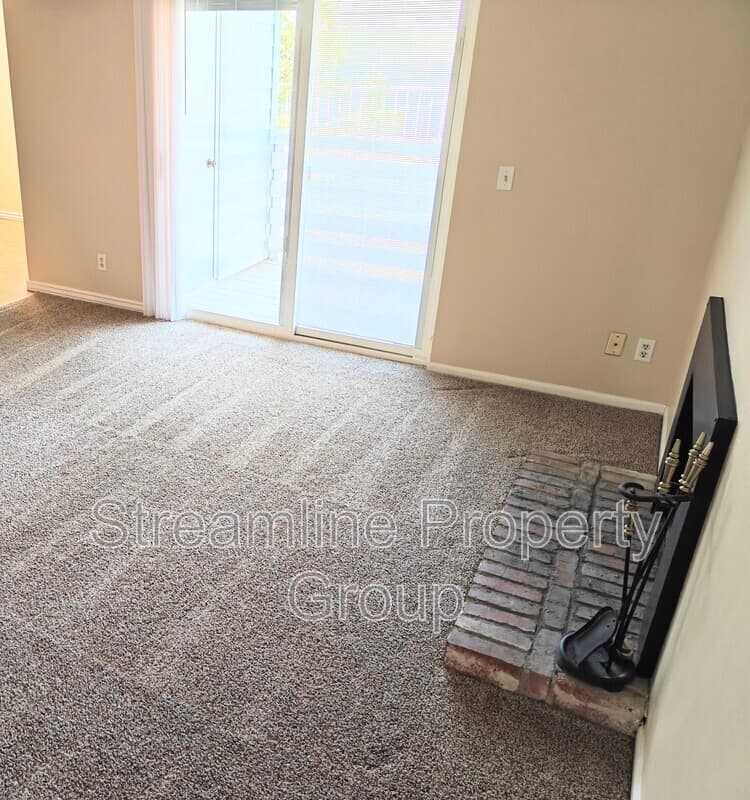 denver Condo: 7665 e eastman ave