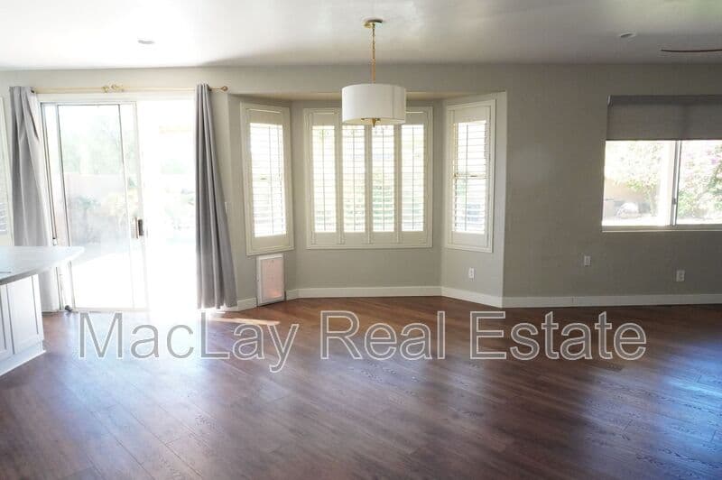 Phoenix House: 15410 S 17th ln