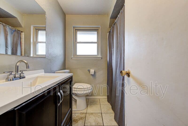 Oklahoma City House: 2817 SW 82nd Street