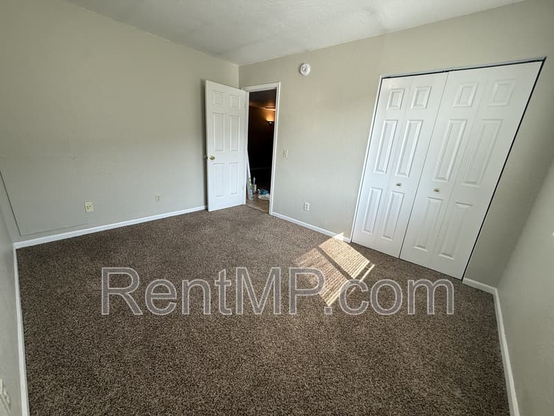 Mt Pleasant Townhome: 722 W Broomfield - Unit J01
