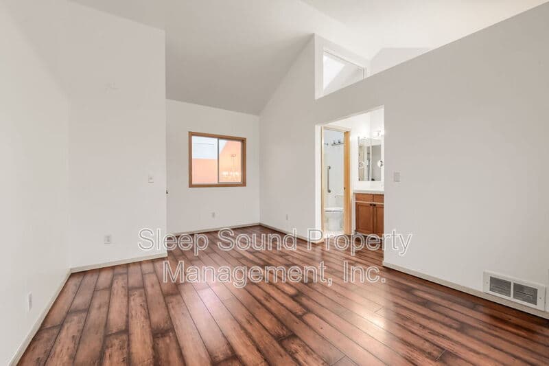 Portland Condo: 201 N Hayden Bay Dr