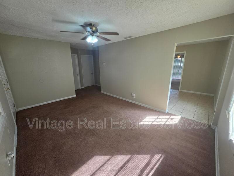 Tampa House: 1512 W Comanche Ave