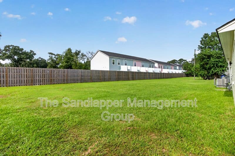 North Charleston Townhome: 3107 AZALEA DR