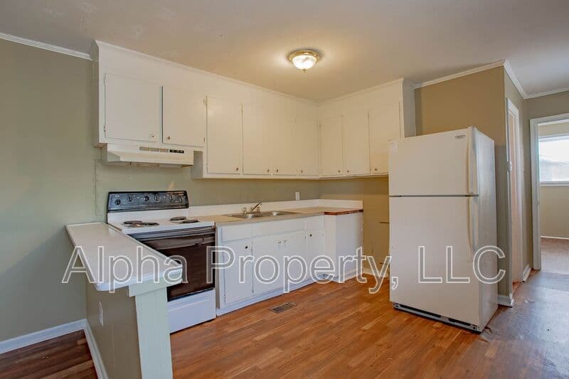 Greer Condo: 105 Foster Circle