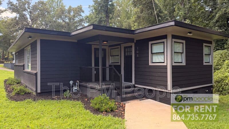 Easley House: 108 Saint Lo Cr