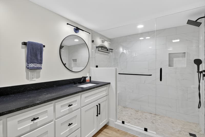 Horseshoe Bay House: 820 Broken Arrow