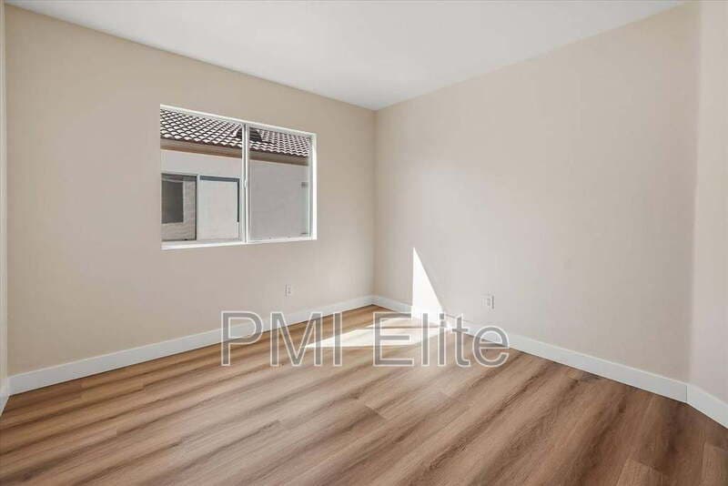 Castaic House: 32029 Cypress Way