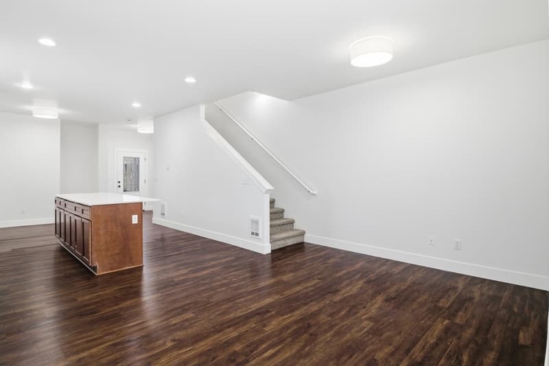 Lakewood Condo: Gravelly Lake Townhomes 8911 Gravelly Lake Dr SW - 116