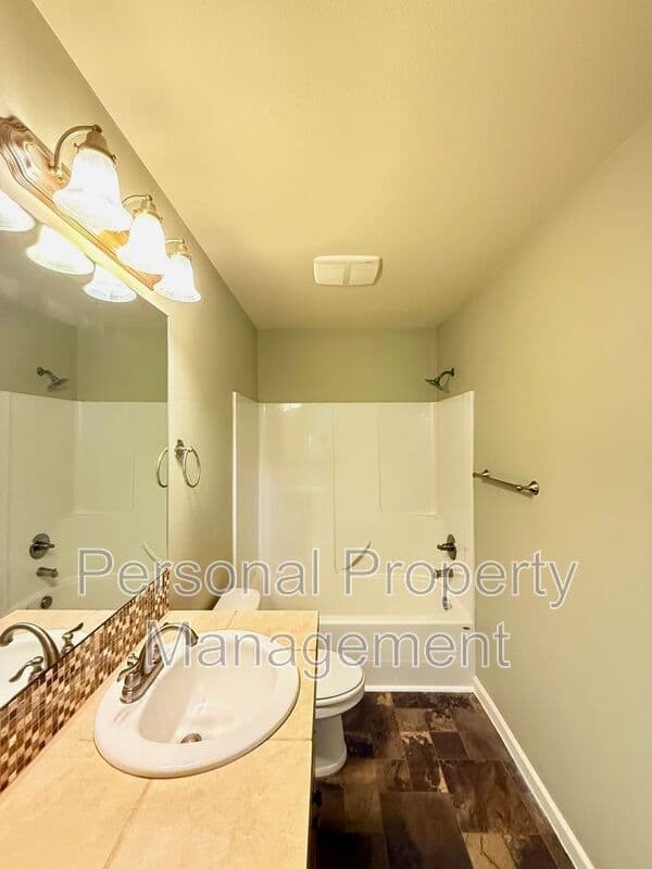 Vancouver House: 137 NW 76th St