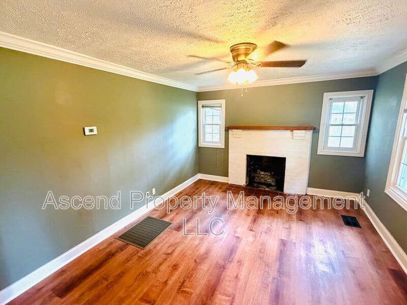 Chattanooga House: 1134 McDonald Dr