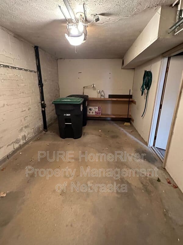 Omaha Townhome: 1631 N 109th Plz