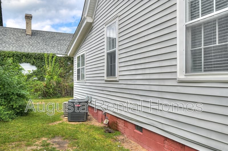 Augusta Condo: 515 3rd Street - B