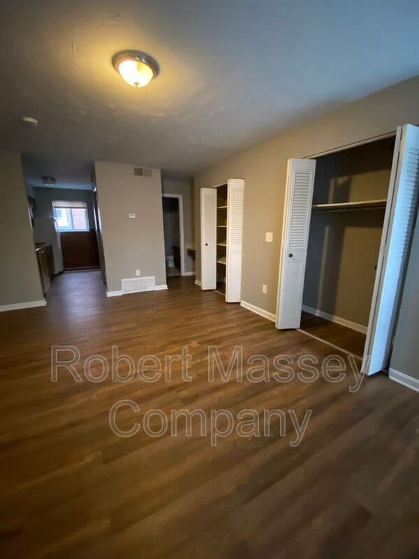 Louisville Condo: 2124 Cherokee Parkway