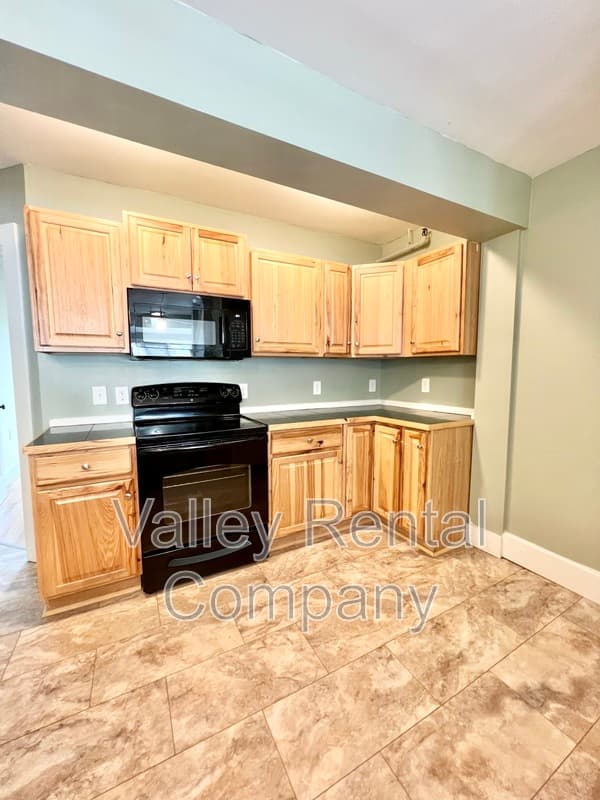 Hadley Condo: 132 Middle Street - 3