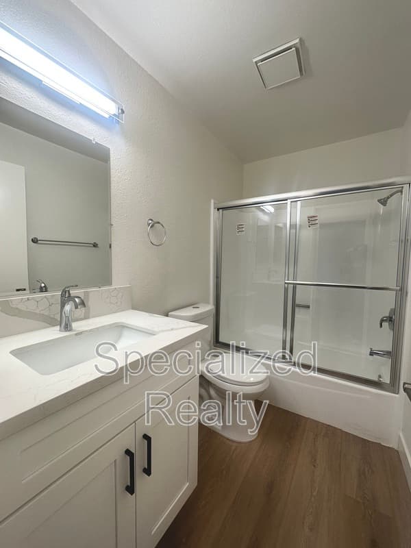 Van Nuys Condo: 14718 Sylvan Street