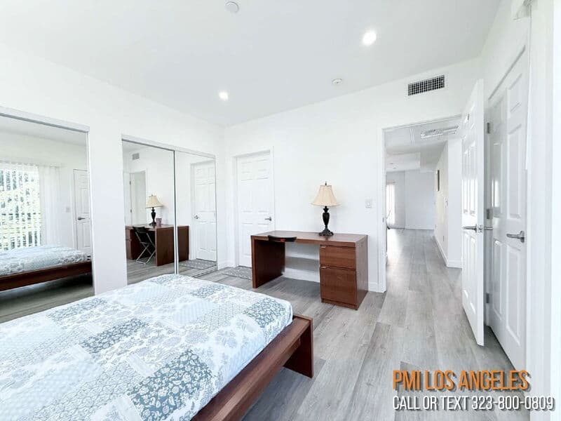 Los Angeles Condo: 1258 Leighton Avenue