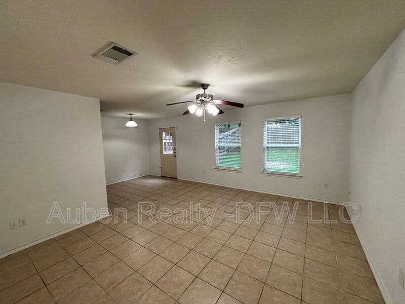 Princeton House: 909 Parkplace Ridge