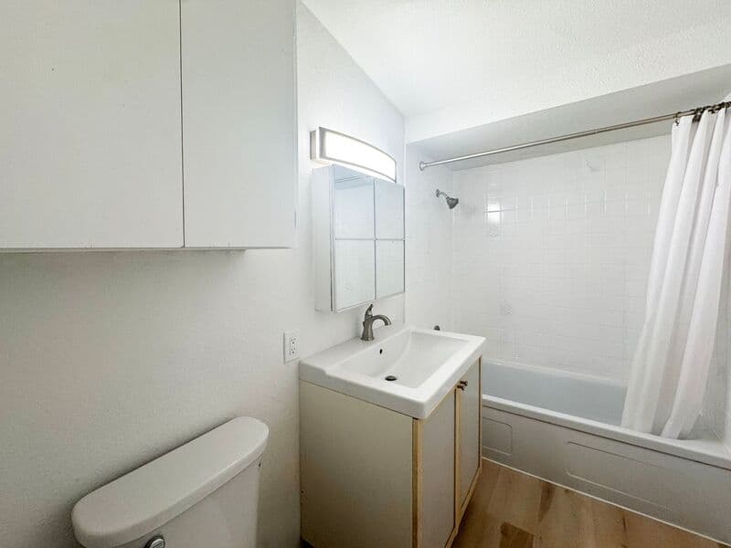 Eugene Condo: 2210 West 19th Avenue