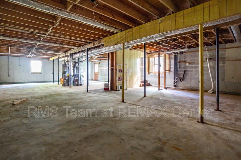 Snellville House: 1834 Dogwood Ct