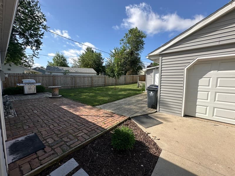 Cedar Rapids House: 2418 Wisconsin St SW