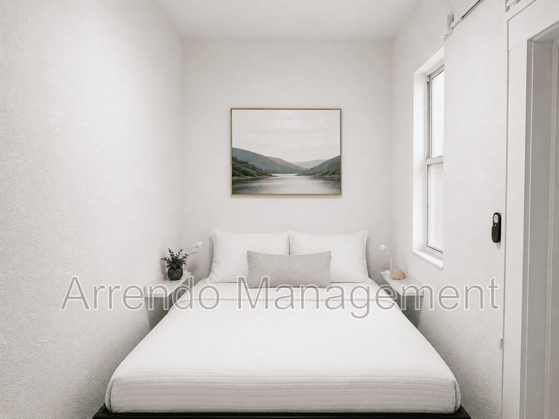 Coral Gables House: 126 Mendoza Ave