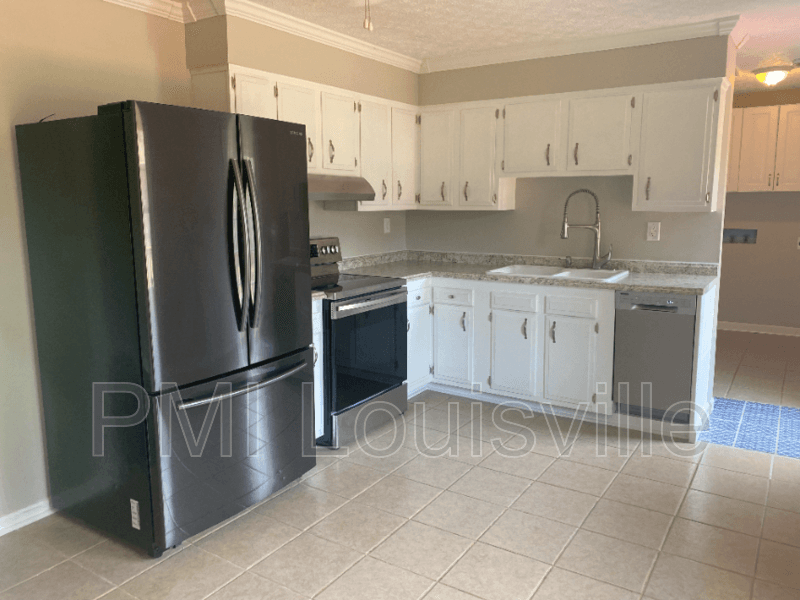 Crestwood House: 1015 W Moody Ln MK