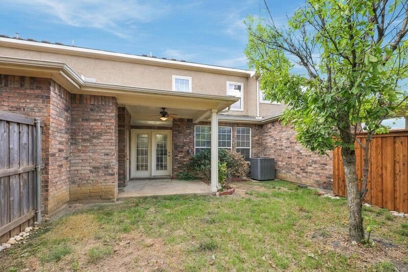 The Colony House: 5972 Clearwater Dr