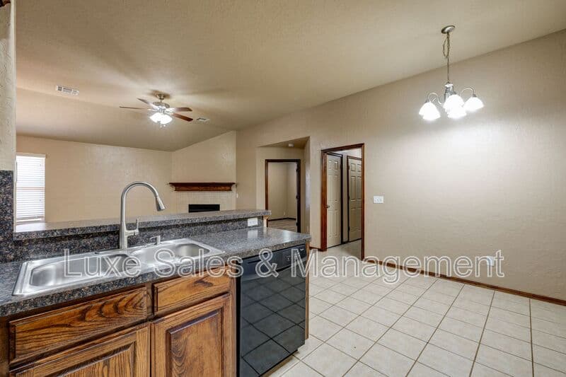 Yukon House: 3517 Galatian Way