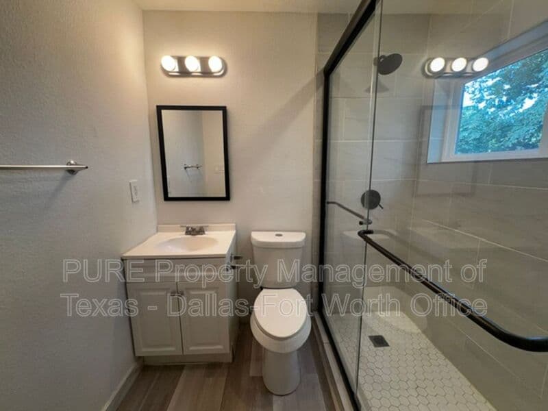 Dallas House: 3814 Happy Canyon Dr