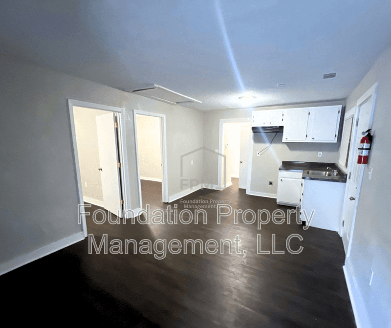 Memphis House: 1371 East Trigg Avenue