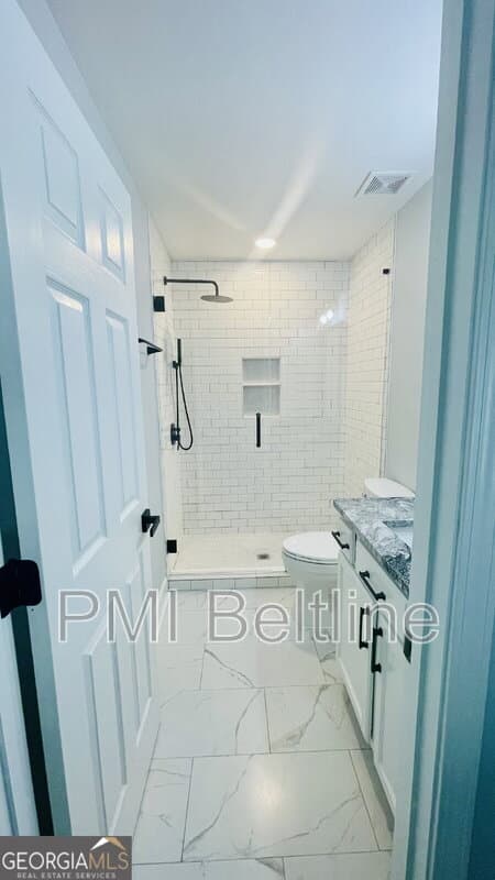 College Park House: 4644 Creekside Cove