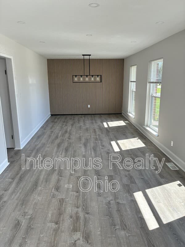 Westerville House: 50 Huber Village Blvd