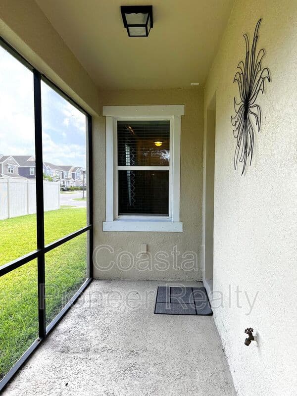Lutz Townhome: 18814 Cornuta St