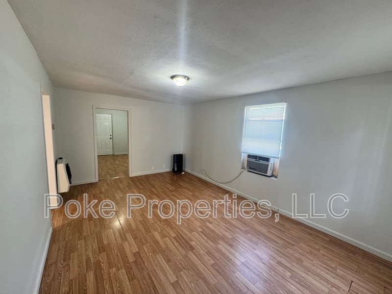 Lake Charles House: 2233 Lilly St