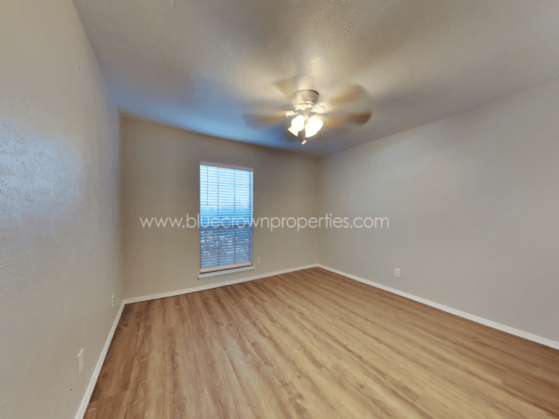 Carrollton House: 2112 Victoria Road
