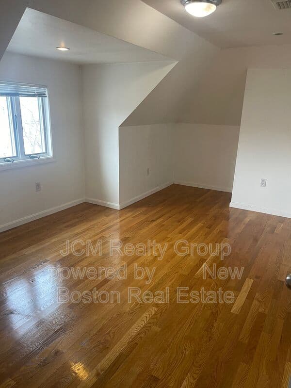 Saugus Condo: 5 Myrtle Street