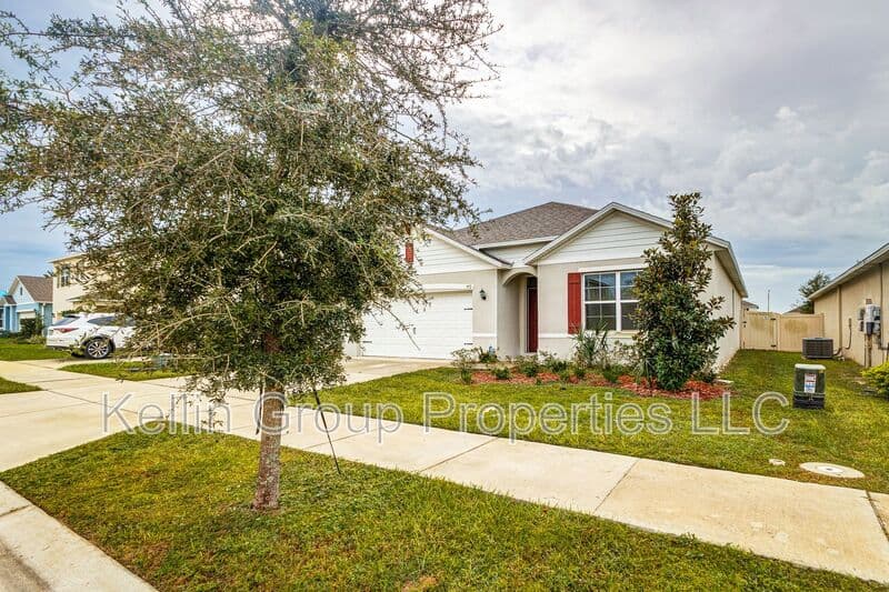 Haines City House: 972 Serchio St