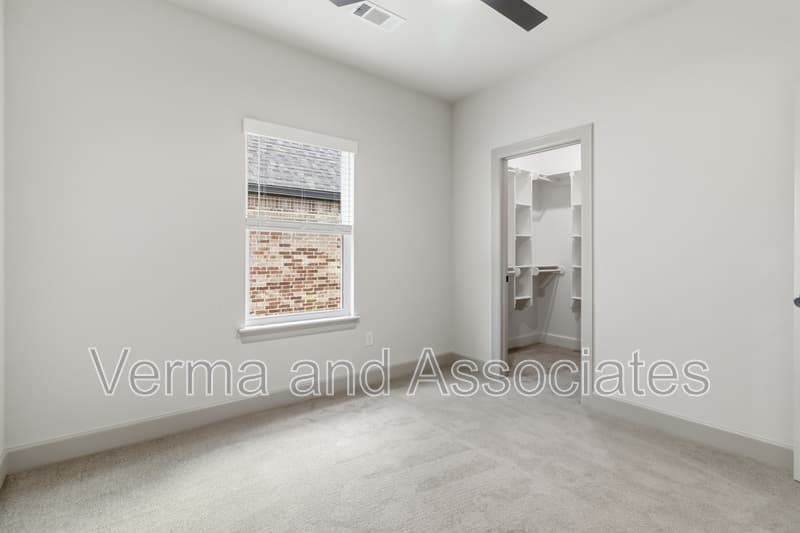 Centerton House: 1041 Whistler St